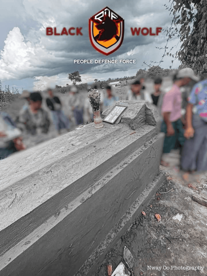ကျဆုံးရဲဘော်၏ နာရေးပြုလုပ်နေစဥ်၊ ဓာတ်ပုံ-Black Wolf