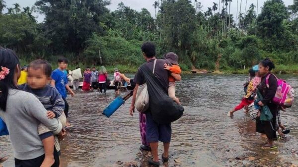 ကရင်ပြည်နယ်မှာ စစ်ရှောင် ပြည်သူ ၃ သိန်းခွဲကျော်ရှိလာပြီး ကလေးငယ် ထက်ဝက်ကျော်ပါဝင်