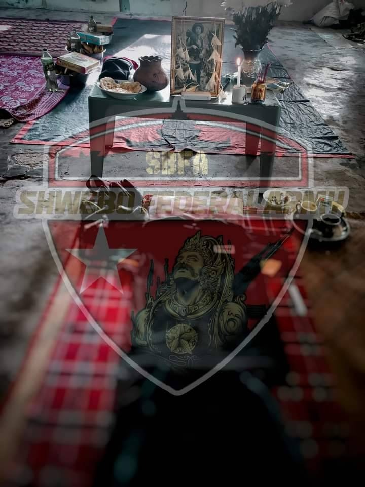 ကျဆုံးခဲ့သည့် SBFA တပ်စိတ်မှူး၏ ရက်လည်ဆွမ်းကပ်ပွဲအား တွေ့ရစဥ်၊ ဓာတ်ပုံ - SBFA
