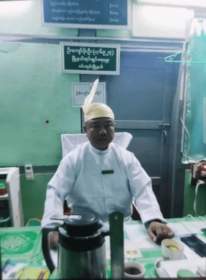 ပစ်ခတ်ခံရသော ဝမ်းတွင်းမြို့နယ် အုပ်ချုပ်ရေးမှူးအား တွေ့ရစဥ်၊ဓာတ်ပုံ-Voice Of Wundwin
