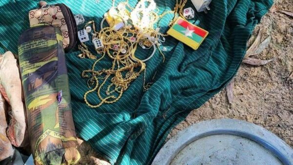 စစ်‌တပ်က ဒေသခံများ၏ ဥစ္စာပစ္စည်းများခိုးယူနေကြောင်းစိစစ်တွေ့ရှိဟု ကော်ဘရာစစ်ကြောင်းပြော