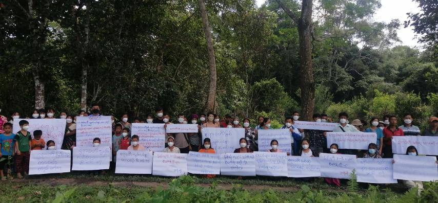 မြစ်ဆုံဆည်စီမံကိန်း အပြီးတိုင်ရပ်ဆိုင်းရေး ဒေသခံများ ဆုတောင်းပွဲပြုလုပ်နေစဥ်၊ ဓာတ်ပုံ - ဒေသခံ