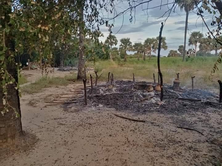 စစ်ဘေးရှောင် ယာယီတဲများအား မီးရှို့ဖျက်ဆီးသွားပြီးနောက် တွေ့ရစဥ်၊ ဓာတ်ပုံ-Pakokku UG