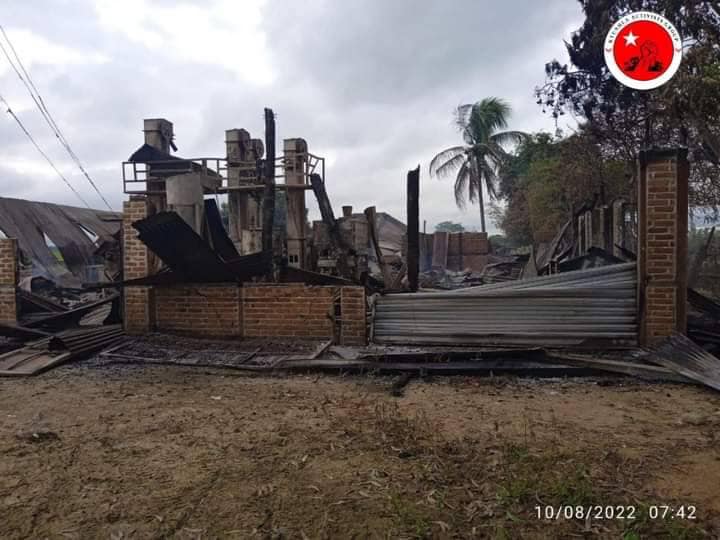 ဇော်ချောင်းရွာ မီးရှို့ဖျက်ဆီးခံရပြီးနောက် တွေ့ရစဥ်၊ဓာတ်ပုံ-ကျွန်းလှတက်ကြွလှုပ်ရှားသူများအဖွဲ့