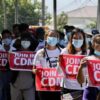 (စစ်တပ်က အာဏာသိမ်းပြီးနောက် ဝန်ထမ်းများ CDM လှုပ်ရှားမှုတွင်ပါဝင်လာစေရန် လှုံ့ဆော်မှုပြုလုပ်နေစဉ်၊ ဓာတ်ပုံ - PS)