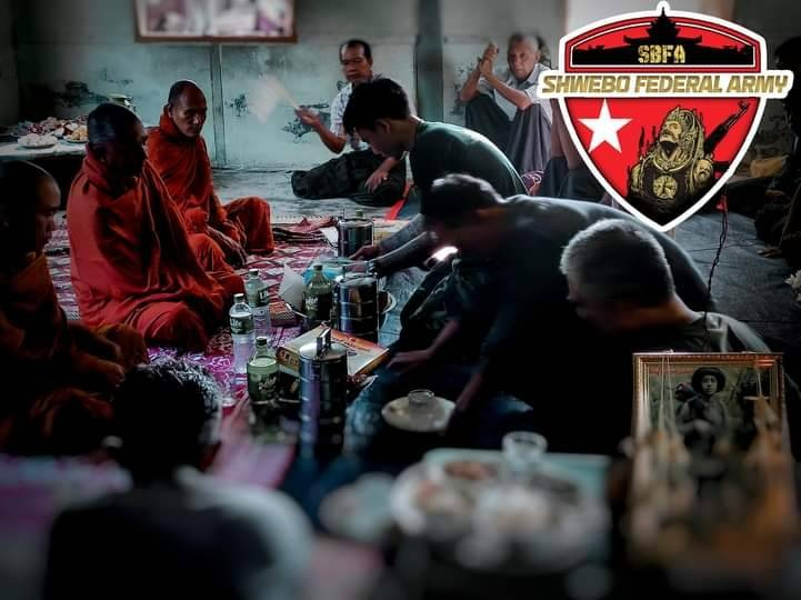 ကျဆုံးခဲ့သည့် SBFA တပ်စိတ်မှူး၏ ရက်လည်ဆွမ်းကပ်ပွဲအား တွေ့ရစဥ်၊ ဓာတ်ပုံ - SBFA