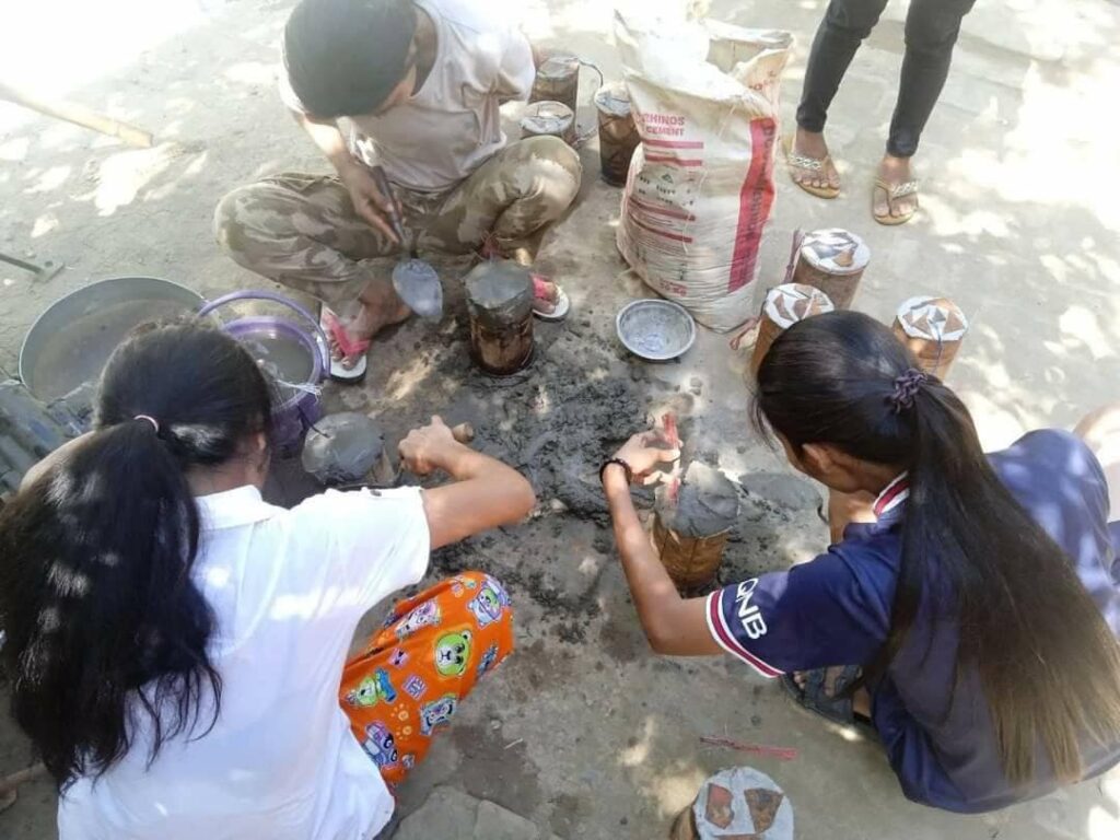 (မြောင် အမျိုးသမီးစစ်သည်တော်များ မိုင်းပြုလုပ်နေစဉ်၊ ဓာတ်ပုံ - Ko Nway Oo)