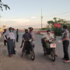 ဆိပ်ဖြူမြို့အဝင်တွင် စစ်ဆေးရေးပြုလုပ်နေသည်ကို တွေ့ရစဥ်(ပုံအဟောင်း)၊ဓာတ်ပုံ-Cj