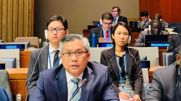 အသေးစားနျူးကလီးယားဓာတ်အားပေးစက်ရုံတည်မည့် မြန်မာစစ်တပ်ကို မျက်ခြေမပြတ်စောင့်ကြည့်ရန် နိုင်ငံတကာကို မြန်မာသံအမတ်ကြီး တိုက်တွန်း