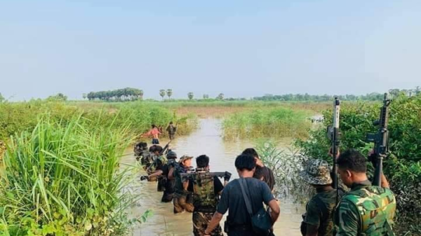 တန့်ဆည်PDFတပ်ဖွဲ့ဝင်များအားတွေ့ရစဥ်၊ ဓာတ်ပုံ-Cj