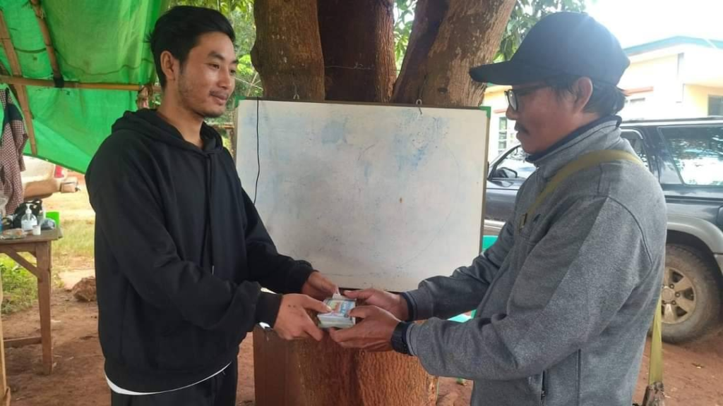 ဓာတ်ပုံ - ကရင်နီပြည်သူ့ရင်ခွင်