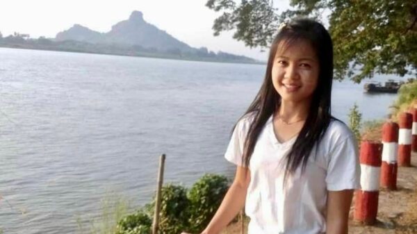 CDM သူနာပြုဆရာမတစ်ဦး ထိုင်းနိုင်ငံသို့ နယ်စပ်ဖြတ် ကျော်သွားရောက်စဉ် ရဲတပ်ဖွဲ့ကဖမ်းဆီး၍ ချောင်းအတွင်း ခုန်ချအဆုံးစီရင်