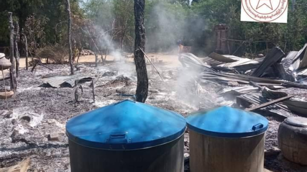 ချိုင်းကြီးရွာအား မီးရှို့ဖျက်ဆီးသွားစဥ်၊ ဓာတ်ပုံ-PAFD