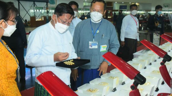 နိုင်ငံခြားငွေရဖို့ နှစ်လယ် ကျောက်မျက်ပြပွဲ နေပြည်တော်မှာ လုပ်ဖို့စစ်ကောင်စီ စီစဉ်