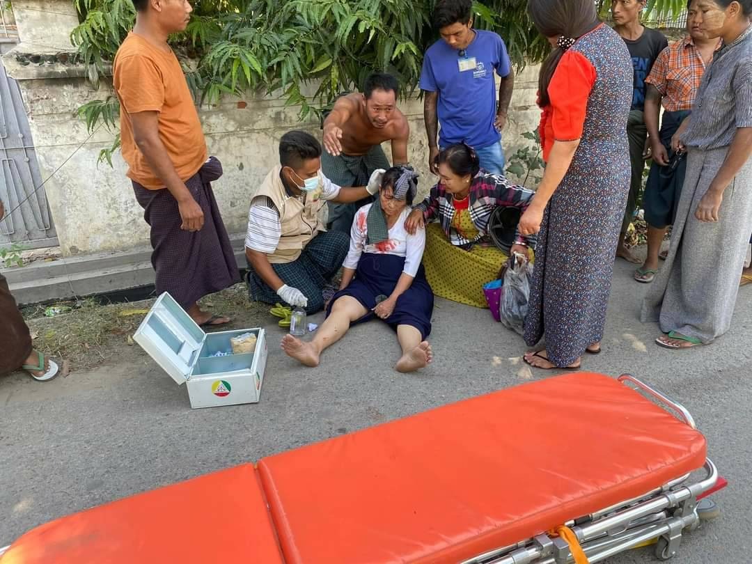 မန္တလေးမှာ ဆိုင်ကယ်စီးအမျိုးသမီး ၂ ဦး ဆွဲကြိုးဖြတ်လုခံ