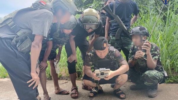 ဓာတ်ပုံ - Cobra Column