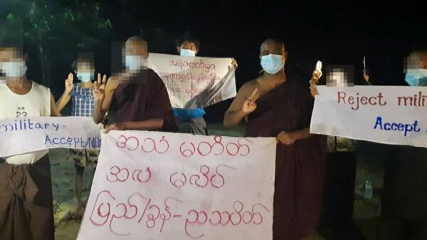 ပြည်ကြီးတံခွန်သပိတ် ဦးဆောင်ဆရာတော်ရဲ့ကျောင်းတိုက်ကို စစ်ကောင်စီတပ် စီးနင်း