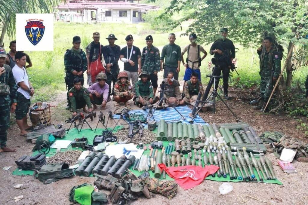 (KNLA တပ်ဖွဲ့ထံအလင်းဝင်သောစစ်ကောင်စီတပ်သားများနှင့် လက်နက်ချအညံ့ခံခဲ့ကြသော စစ်ကောင်စီတပ်သားများ၊ ဓာတ်ပုံ - နဂါးနီစစ်ကြောင်း/ကော်ဘရာစစ်ကြောင်း)