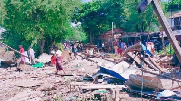 အိုးဘိုထောင်ဘေးက နေအိမ်တွေကို စစ်ကောင်စီ ချက်ချင်းဖယ်ရှား