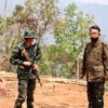 (ကာကွယ်ရေးဝန်ကြီးဌာန ပြည်ထောင်စုဝန်ကြီး ဦးရည်မွန် PDF စခန်းရှေ့တန်းတစ်နေရာသို့ သွားရောက် ကြည့်ရှု့နေစဉ်)