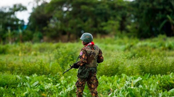 (စစ်​ကောင်စီတပ်ဖွဲ့ဝင်တစ်ဦး(ပုံအ​ဟောင်းဖြစ်ပါသည်) ဓါတ်ပုံ-AFP)