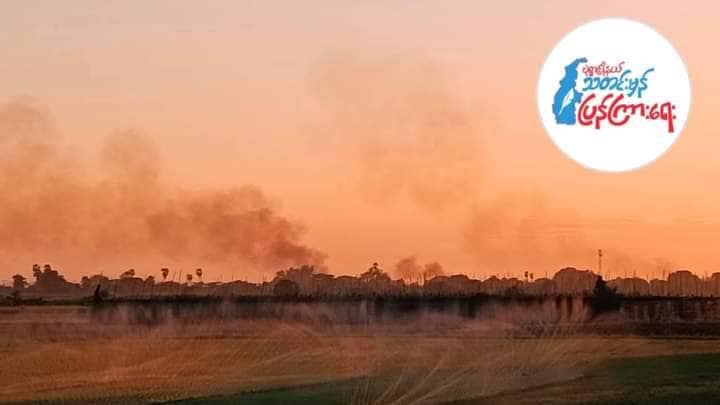 မုံရွာနယ် နဂါးတွင်းရွာမီးလောင်နေစဥ်၊ ဓာတ်ပုံ-မုံရွာသတင်းမှန်ပြန်ကြားရေး