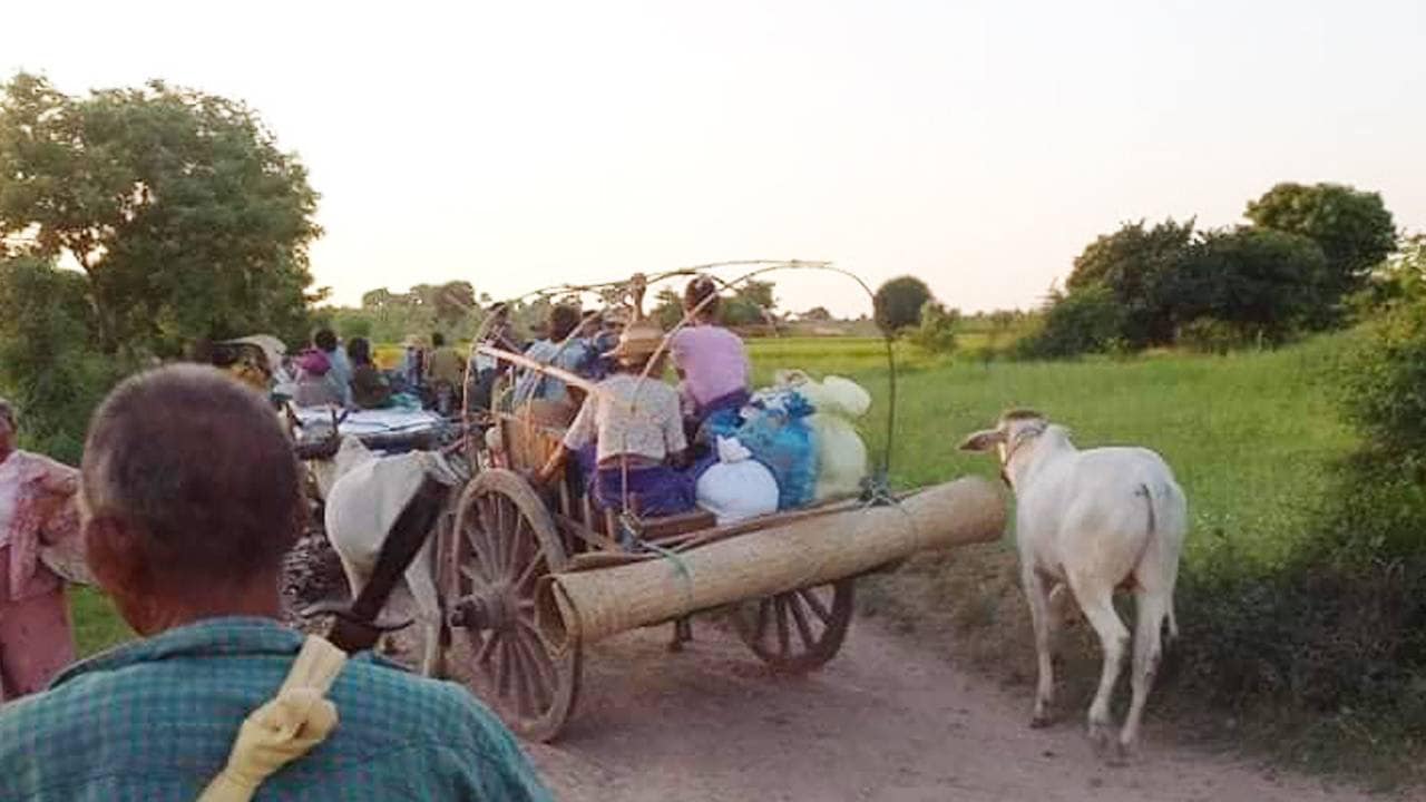 ပြီးခဲ့သည့် အောက်တိုဘာ တတိယပတ်အတွင်းက ဟန်လင်းပျူမြို့ဟောင်းရှိ ထွက်ပြေးတိမ်းရှောင်လာရသော ဒေသခံများအား တွေ့ရစဥ်၊ ဓာတ်ပုံ-Cj