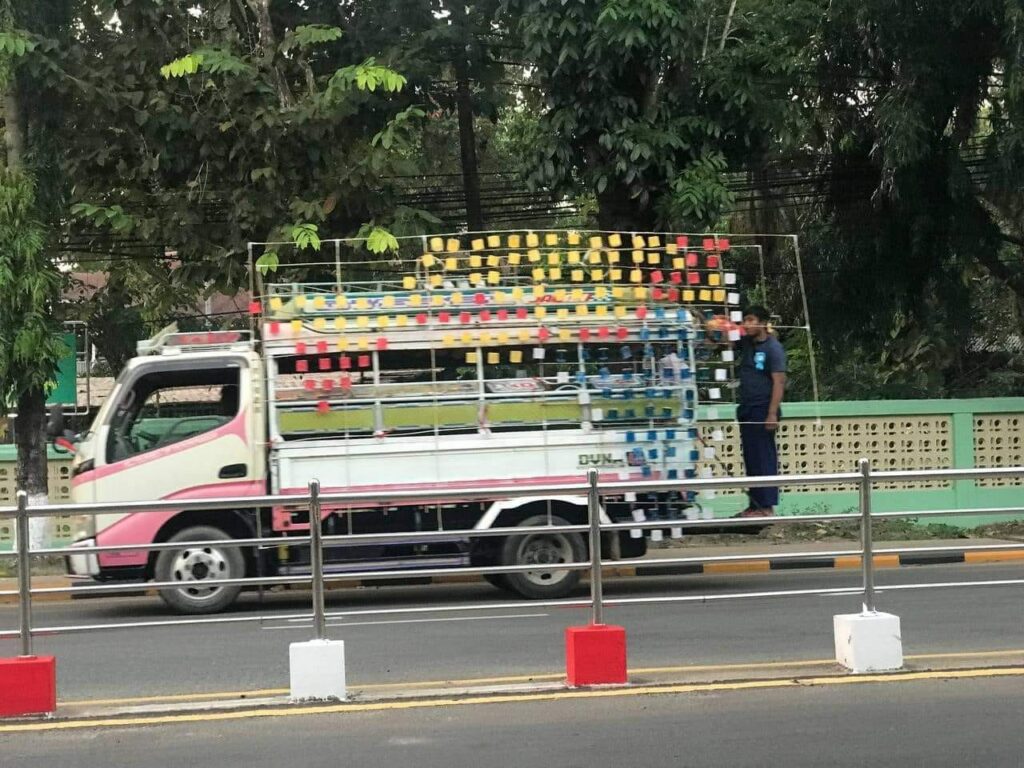 ပဲခူး စစ်ကောင်စီ၏ မီးပုံးပျံပွဲ၌ ငြိမ်းချမ်းရေးမီးပုံးမှမြန်မာနိုင်ငံအလံ ပြုတ်ကျ