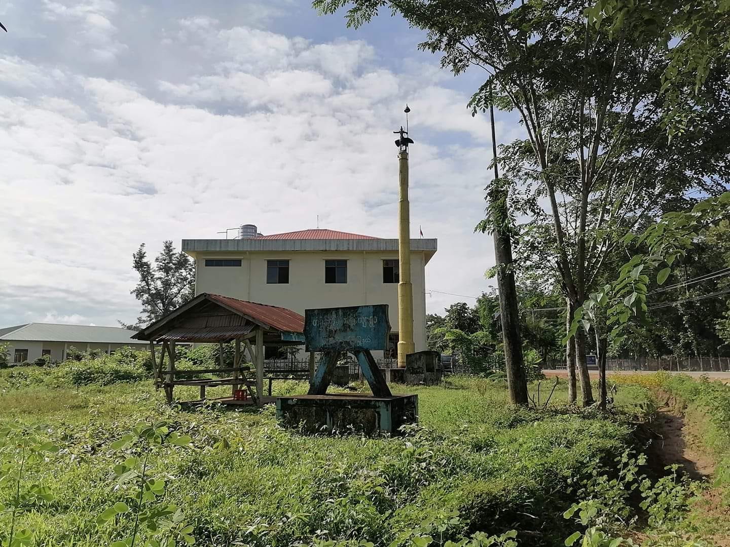 ကြာအင်းဆိပ်ကြီးမှာ လက်နက်ကြီးစမှန်ပြီး ဒေသခံအမျိုးသမီး ဒဏ်ရာရ