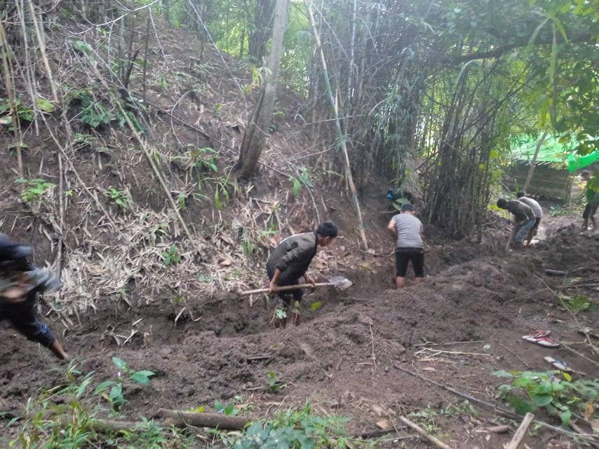 (ယောဒေသမှ ပြည်သူ့ကာကွယ်ရေးအဖွဲ့ The Youth Force (Saw&Kyaukhtu)မှ ရဲဘော်များအား တွေ့ရစဉ်)