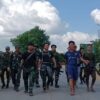 (ရေစကြိုမြို့နယ် ပြည်သူ့ကာကွယ်ရေးတပ်ဖွဲ့(ပကဖ)မှ ရဲဘော်များအား တွေ့ရစဉ်)