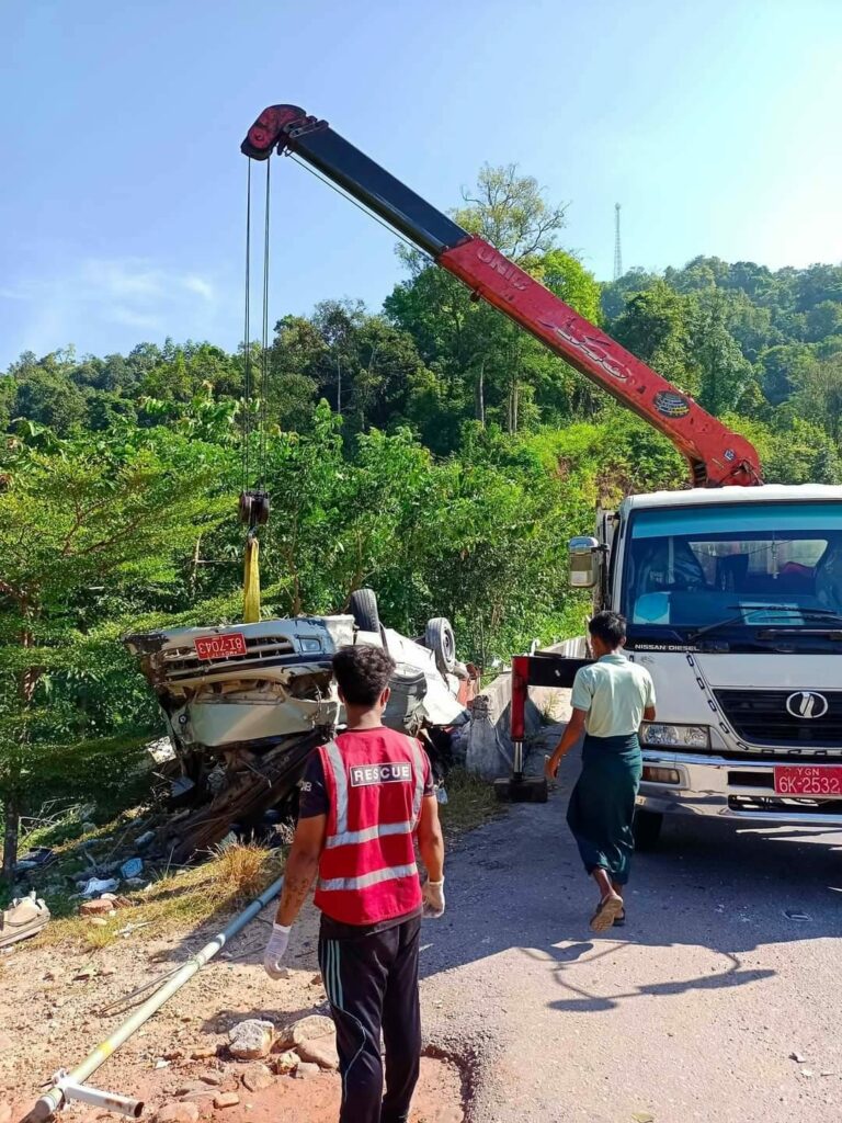 (ယာဥ်တိုက်မှုဖြစ်ပွားပြီးနောက်တွေ့ရစဥ်။ ဓါတ်ပုံ-CJ)