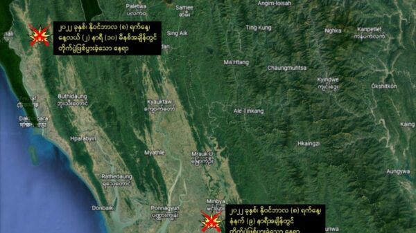 (တိုက်ပွဲဖြစ်ရာပြ​မြေပုံနှင့်AA ကစစ်​ကောင်စီတပ်ထံမှသိမ်းဆည်းရရှိ​သောလက်နက်ခဲယမ်းအချို့ ။ ။ဓါတ်ပုံ-AA)