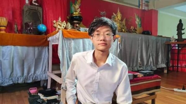 နိုင်ငံရေးအမှုနဲ့ဖမ်းဆီးခံရတဲ့ လူငယ်ဗေဒင်ဆရာ လင်းညှို့တာရာပြန်လွတ်လာ