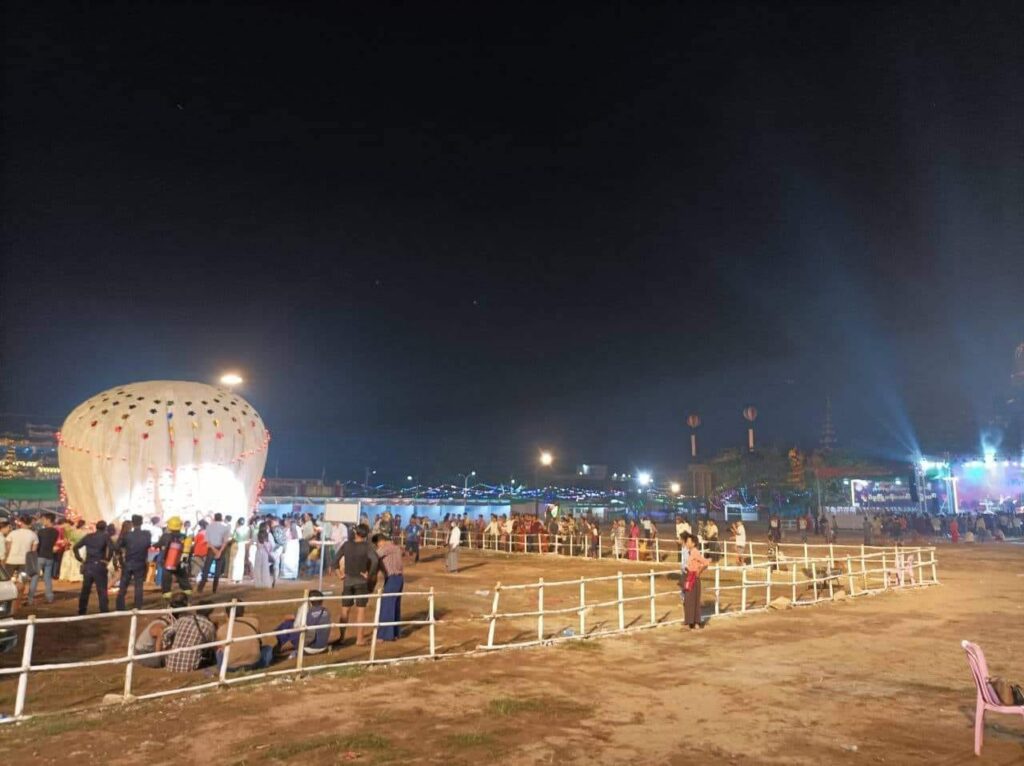 ပဲခူး စစ်ကောင်စီ၏ မီးပုံးပျံပွဲ၌ ငြိမ်းချမ်းရေးမီးပုံးမှမြန်မာနိုင်ငံအလံ ပြုတ်ကျ