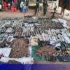 (စစ်ကာင်စီတပ်ထံမှ သိမ်းဆည်းရမိ​သော လက်နက်ခဲယမ်းများနှင့် KNLAတပ်ဖွဲ့ဝင်များ ။ဓါတ်ပုံ-KNU)