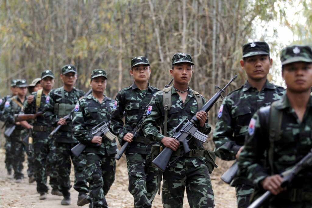 (KNU/KNLA တပ်ဖွဲ့ဝင်များ ။ဓါတ်ပုံ-EPA)