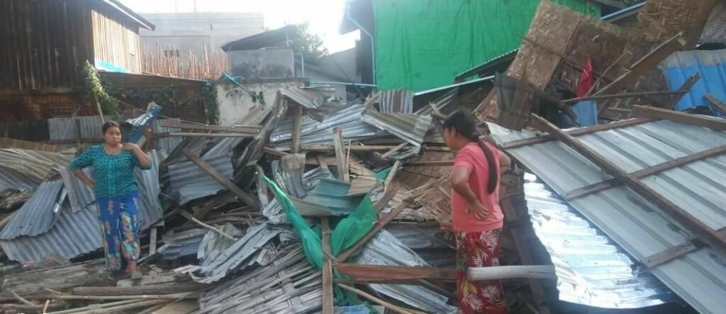 မန္တလေးမှာ သံလမ်းဘေးက အိမ်တွေကို စစ်အုပ်စု အင်အားသုံးဖယ်ရှား