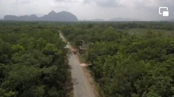 ဘုရားသုံးဆူလမ်းပေါ်က ကျေးရွာထဲကို စစ်တပ်ကလက်နက်ကြီးနှင့်ဆက်တိုက်ပစ်ခတ်