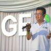 IGE နှင့် UAB ဘဏ်ပိုင်ရှင် ဦး​နေ​အောင်။ ဓါတ်ပုံ-Justice Myanmar