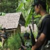 (KNLA တပ်မဟာ -၅ မှ တပ်ဖွဲ့ဝင်အချို့အား တွေ့ရစဉ်။ဓာတ်ပုံ - Salween Press)