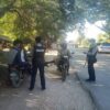 (၂၀၂၁ နှစ်ကုန်ပိုင်းကပွင့်ဖြူမြို့တစ်​နေရာတွင်စစ်ကောင်စီရဲများကခရီးသွားပြည်သူများကိုတားဆီးစစ်​ဆေးစဥ်။ ဓါတ်ပုံ-ပွင့်ဖြူဟစ်တိုင်)
