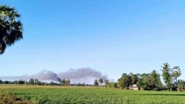 နနွင်းတောကျေးရွာအားစစ်ကောင်စီတပ်က မီးရှို့ဖျက်ဆီးခဲ့စဥ်၊ ဓာတ်ပုံ-Cj