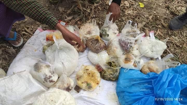 (ထွက်ပြေးတိမ်းရှောင်နေရသော ပြည်သူများ။ ။ဓာတ်ပုံ- ခင်ဦးမြို့နယ်သတင်းမှန်ပြန်ကြားရေး)