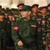 (ရက္ခိုင်တပ်​တော်​၏ ဗိုလ်သင်တန်းဆင်းပွဲတစ်ခုတွင် AAစစ်ဦးစီးချုပ်နှင့်တပ်ဖွဲ့ဝင်များ ။ ။ဓါတ်ပုံ-AA)