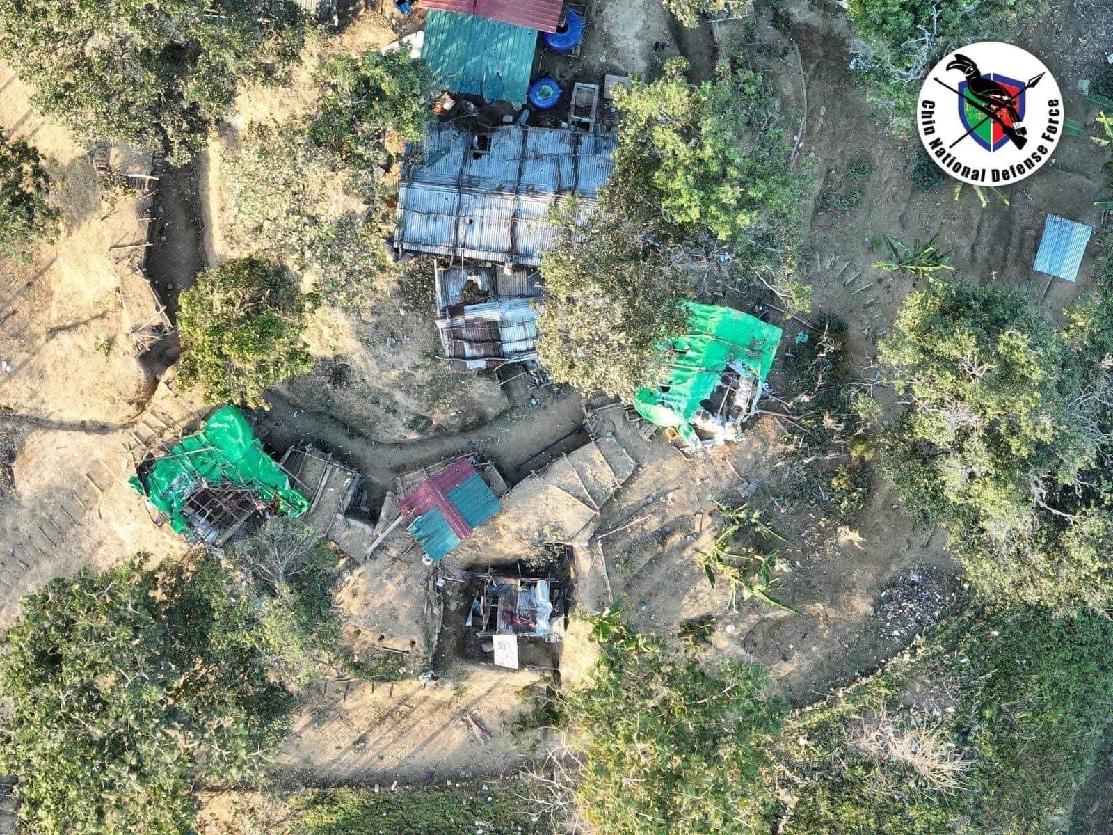 စစ်ကောင်စီတပ်စခန်း ထိခိုက်ပျက်စီးမှုအား တွေ့ရစဉ်၊ ဓာတ်ပုံ - CNO