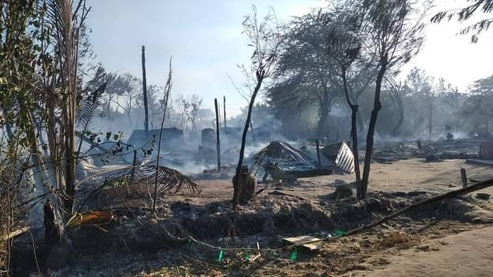 မူးကြီးကျေးရွာ လူနေအိမ်များ မီးလောင်ကျွမ်းပြီးနောက် တွေ့ရစဥ်၊ဓာတ်ပုံ-GZ Special Task Force - Wetlet