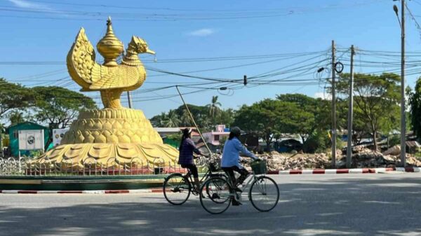 (အစ္စလာမ်သင်္ချိုင်းဟောင်းကို ဖြိုချဖျက်ဆီးပြီးနောက် တွေ့ရစဉ်)