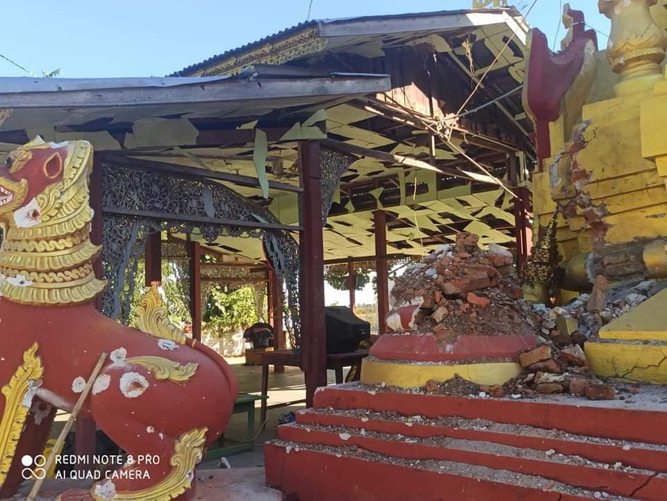 (စစ်ကောင်စီတပ် အကြမ်းဖက်ဖျက်ဆီးမှု ခံခဲ့ရသောမုံလှမြင်ကွင်း။ဓာတ်ပုံ-ခင်ဦးမြို့နယ်သတင်းမှန်ပြန်ကြားရေး)