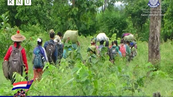 တစ်ရက်တည်း ၄ ကြိမ်အထိ လေကြောင်းတိုက်ခံရပြီးနောက် ဒေသခံများထွက်ပြေးတိမ်းရှောင်